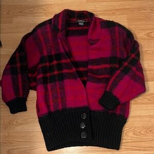 Plaid Women's Sweater - Black and Red